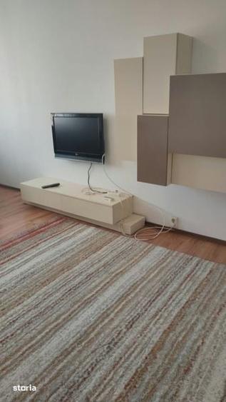 Apartament cu 3 camere în Tei