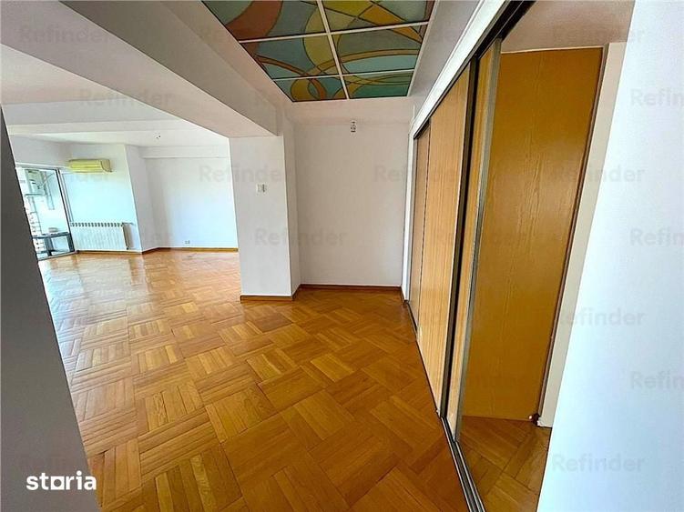 Apartament cu 3 camere decomandat în Centrul Civic