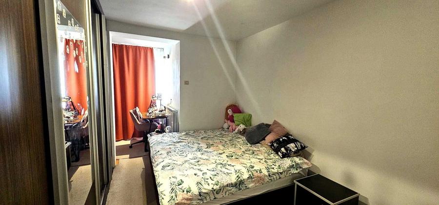 Apartament cu 3 camere decomandat în Iosia