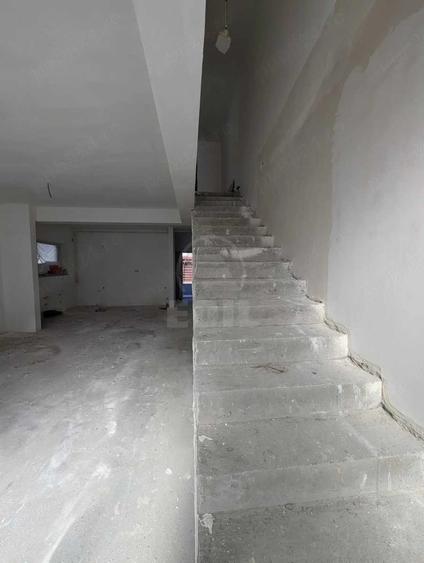 Casă cu Teren 190 Mp în Florești
