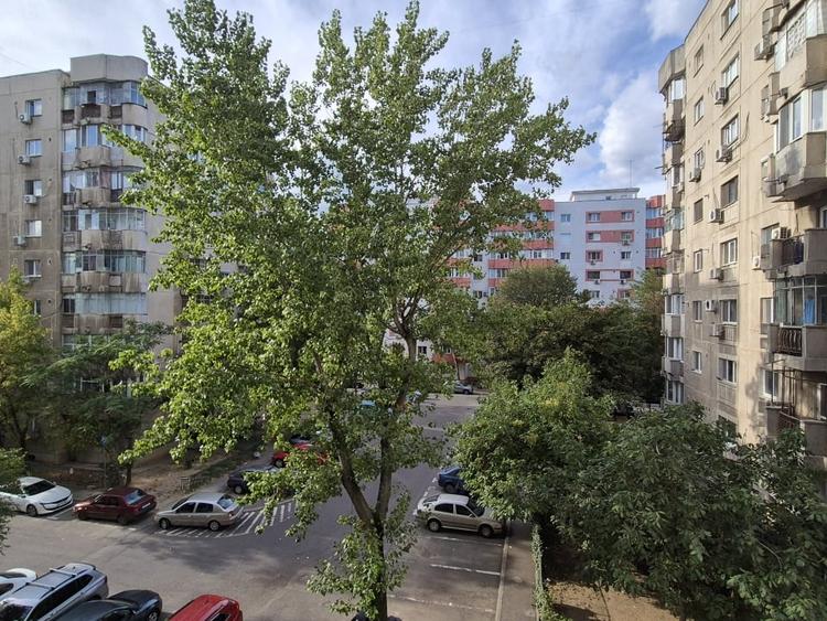 Apartament cu 2 camere semidecomandat, mobilat în 13 Septembrie