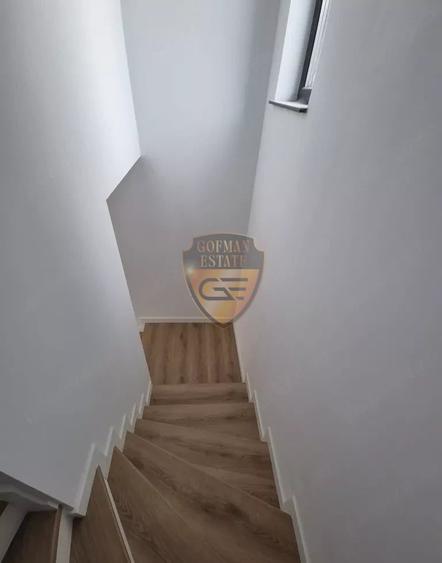 Duplex cu 5 camere cu Canalizare în Palazu Mare