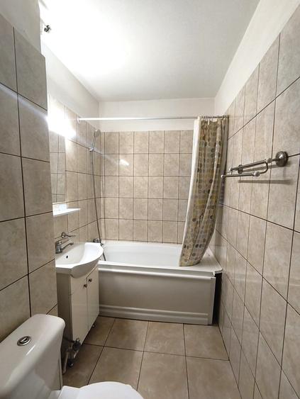 Apartament cu 2 camere semidecomandat în Berceni