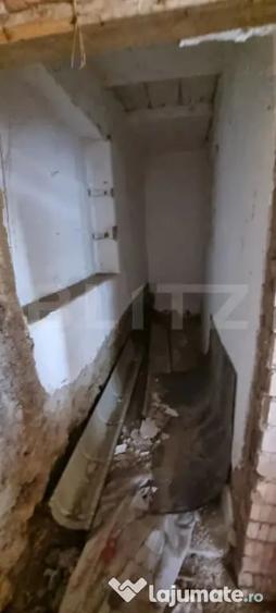 Casă cu 2 camere cu Teren 3267 Mp în Tău