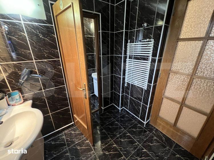 Casa de vanzare, pretabil pentru pensiune/azil, 7 camere, 420 mp, Bist - 1
