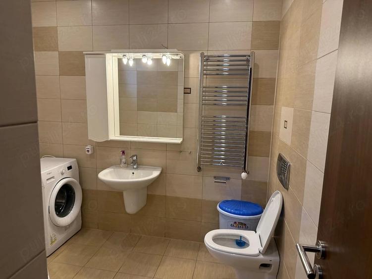 Apartament cu 3 camere decomandat în Exterior Vest