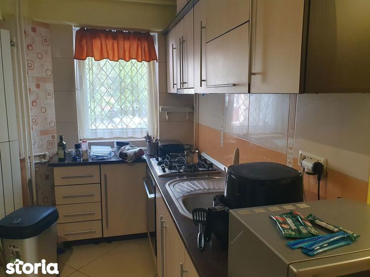 Apartament cu 4 camere semidecomandat, mobilat în Tudor Vladimirescu