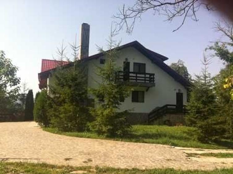 Casă cu 4 camere cu Teren 6200 Mp în Provița de Jos