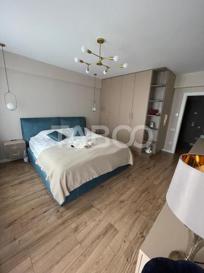 Apartament cu 3 camere semidecomandat, mobilat în Turnișor