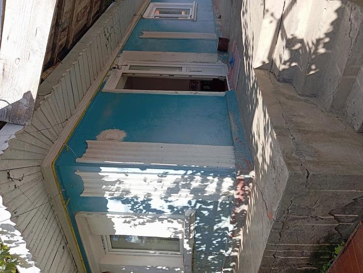Casă cu Teren 215 Mp în Central