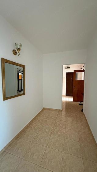 Apartament cu 3 camere decomandat în Dristor