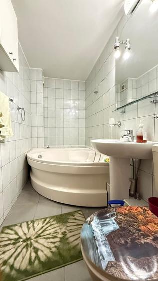 Apartament cu 3 camere decomandat în Decebal