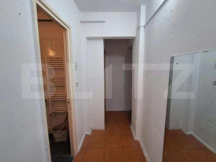 Apartament cu 2 camere semidecomandat în Filiași