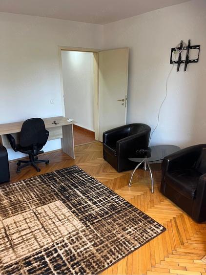 Garsonieră decomandată în Lipovei