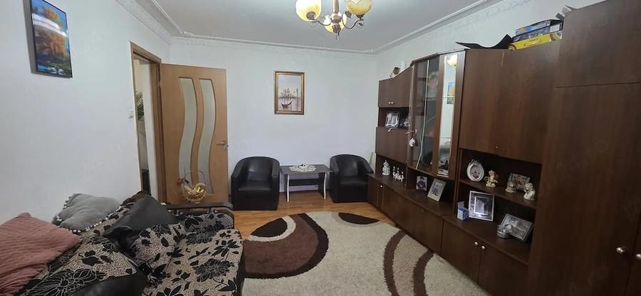 Apartament cu 2 camere decomandat în Central