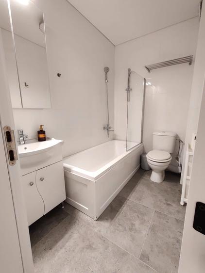 Apartament cu 2 camere decomandat, mobilat în Apărătorii Patriei