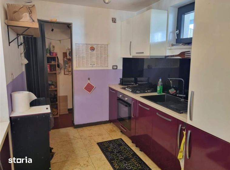 Casă cu 5 camere decomandat cu Teren 300 Mp în Central