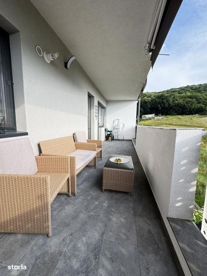 Apartament cu 3 camere semidecomandat în Florești