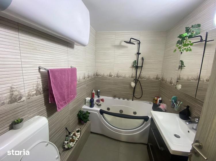 Apartament cu 3 camere în Baicului