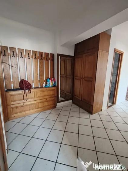 Apartament cu 3 camere semidecomandat în Ultracentral