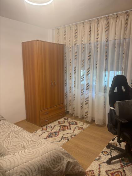Apartament cu 3 camere decomandat în Orizont