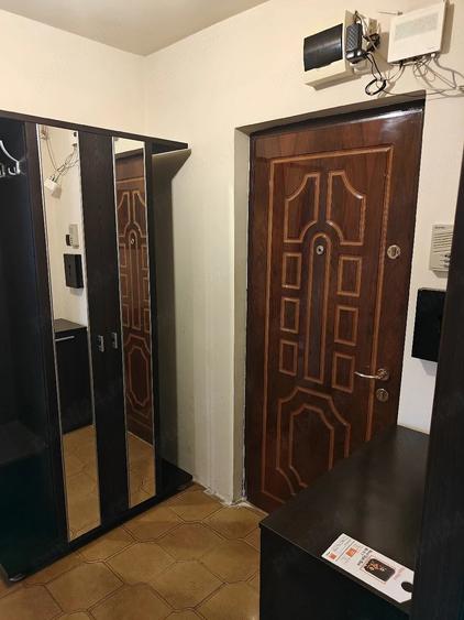 Apartament cu 3 camere decomandat în Torontalului
