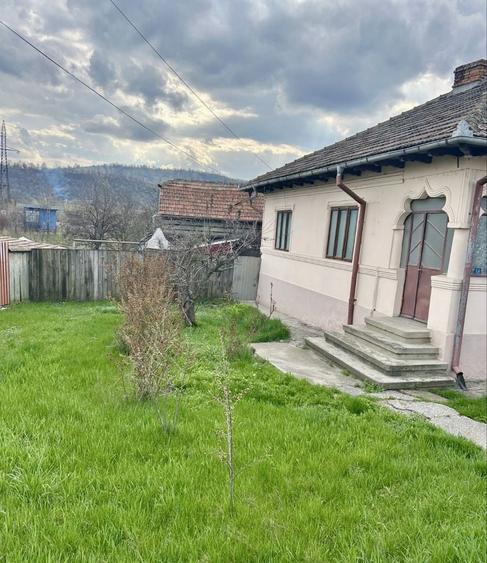 Casă cu 3 camere în Coman