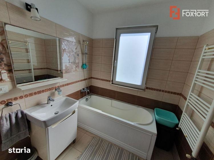 Apartament cu 3 camere, mobilat în Plopi