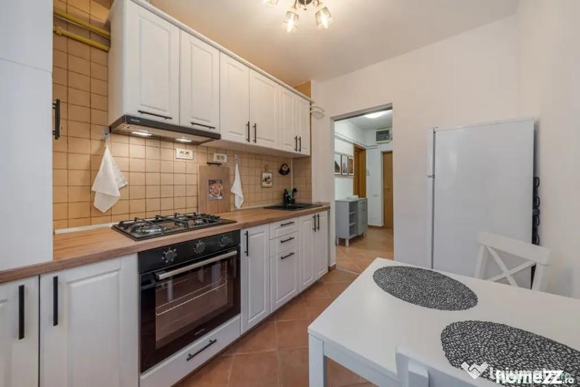 Apartament cu 3 camere semidecomandat în Nicolae Grigorescu