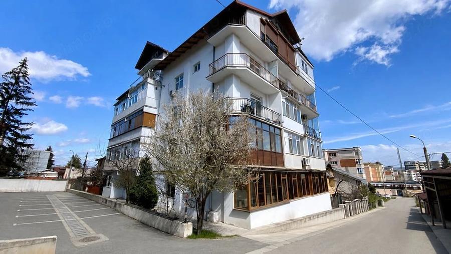 Apartament cu 2 camere semidecomandat în Teilor