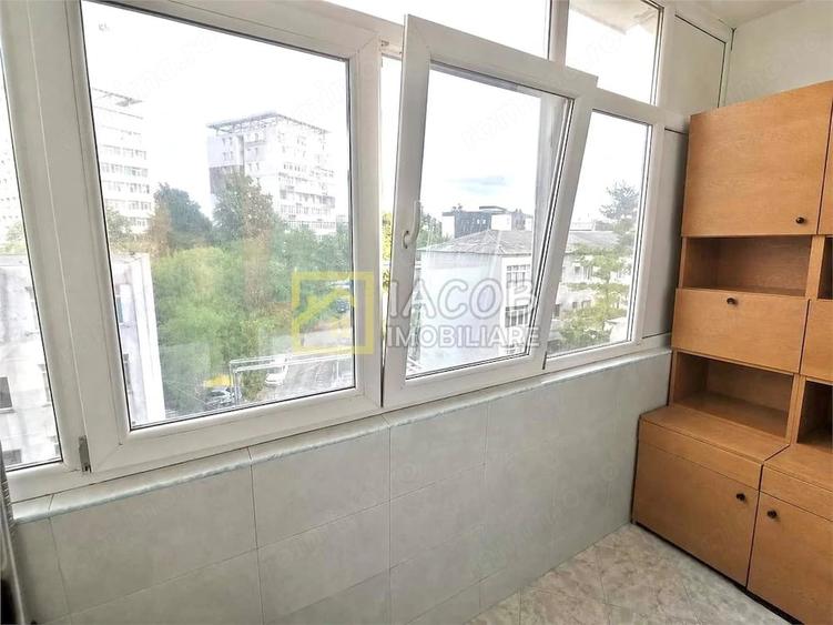 Apartament cu 3 camere decomandat în Alecu Russo