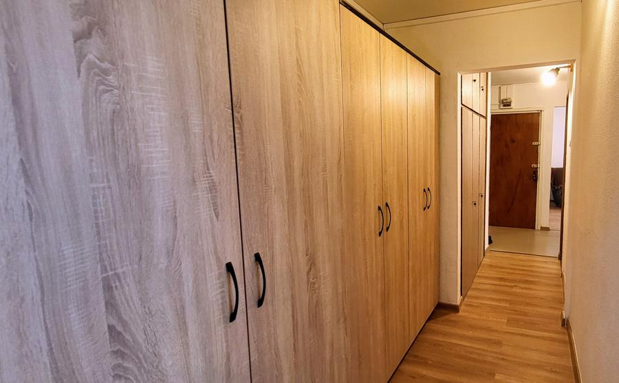 Apartament cu 3 camere decomandat în Rahova