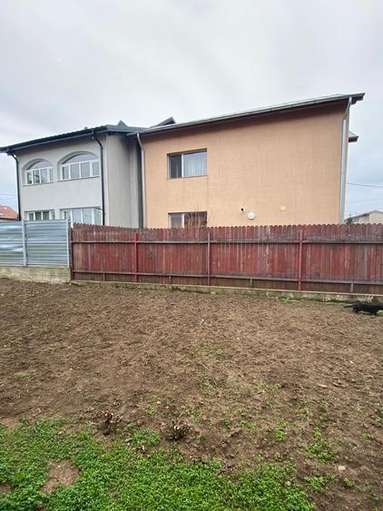 Casă cu 3 camere cu Teren 375 Mp în Prelungirea Ghencea