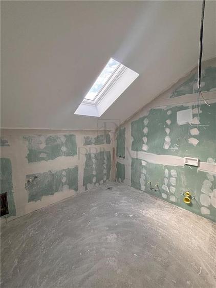 Duplex cu 5 camere cu Canalizare în Moșnița Nouă