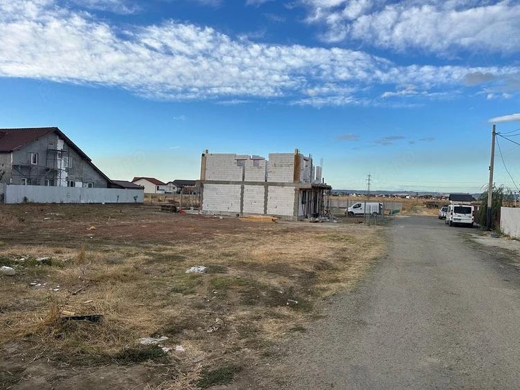 Teren de 2700 mp, în Central