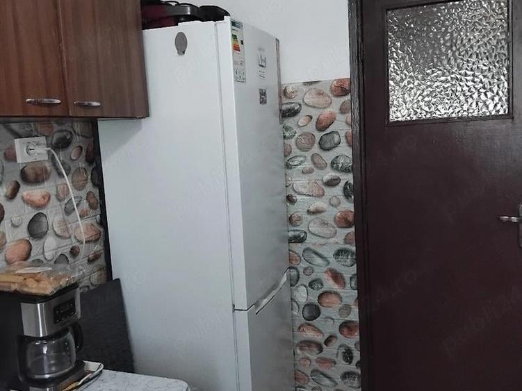 Apartament cu 3 camere semidecomandat în Exterior Vest
