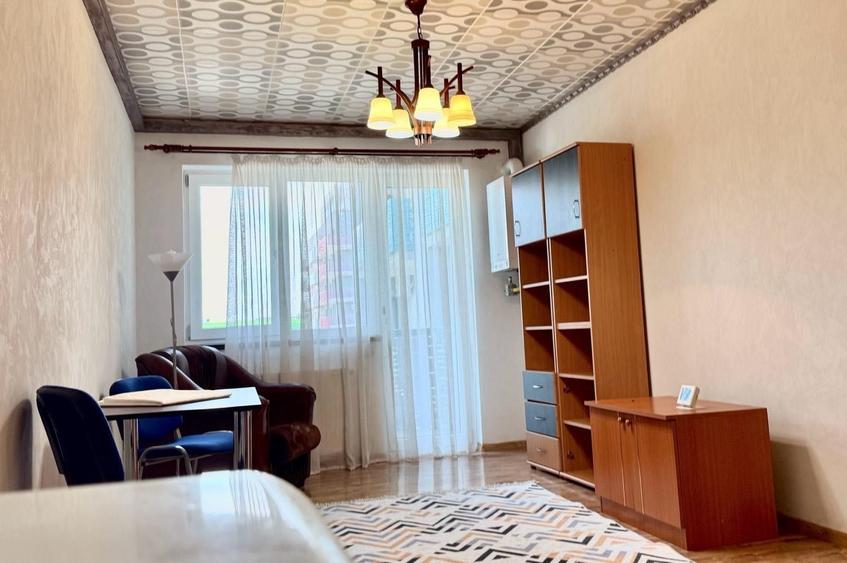 Apartament cu 3 camere decomandat în Florești