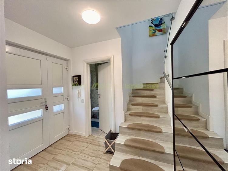 Casă cu 4 camere cu Teren 540 Mp în Sânpetru