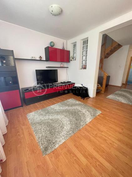 Duplex cu 4 camere cu Canalizare în Valea Adâncă