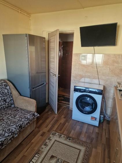 Apartament cu 2 camere semidecomandat, mobilat în Lazaret