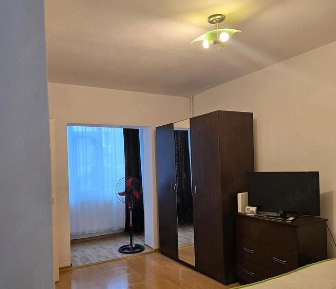 Garsonieră decomandată în Central