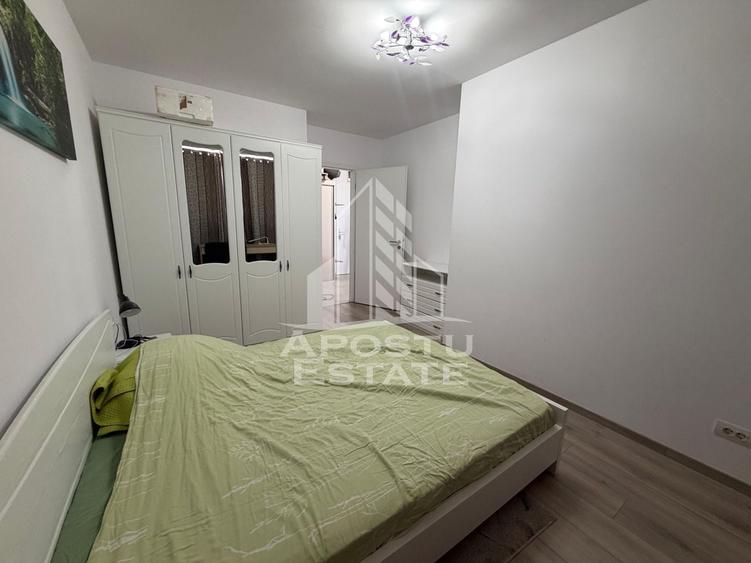 Apartament cu 3 camere semidecomandat în Take Ionescu