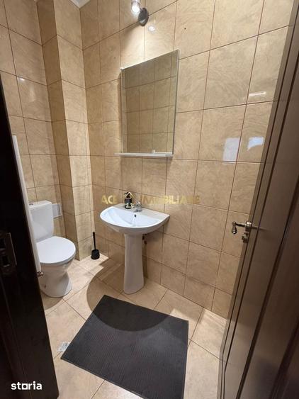 Apartament cu 4 camere, mobilat în Băneasa