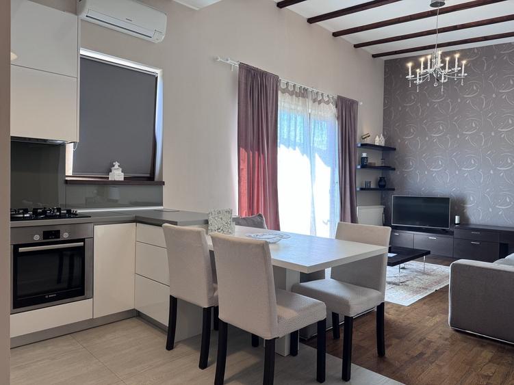 Apartament cu 3 camere semidecomandat în Europa