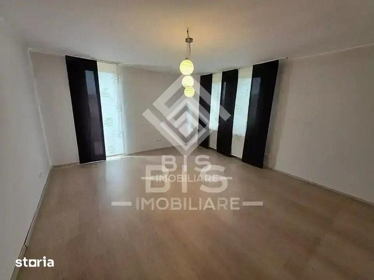 Casă cu 6 camere cu Teren 1200 Mp în Unirea