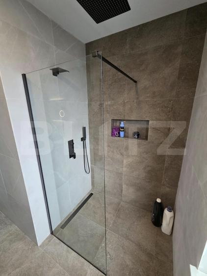 Casă individuală cu 4 camere cu Canalizare în Exterior Vest