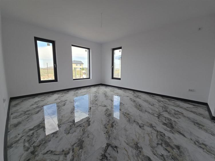 Casă individuală cu 3 camere cu Teren 350 Mp în Berceni
