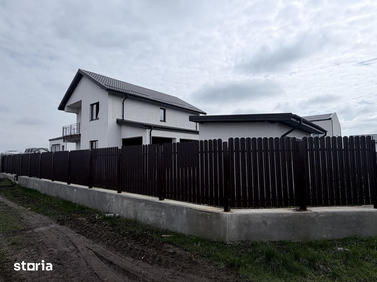 Casă cu 5 camere cu Teren 492 Mp în Glina