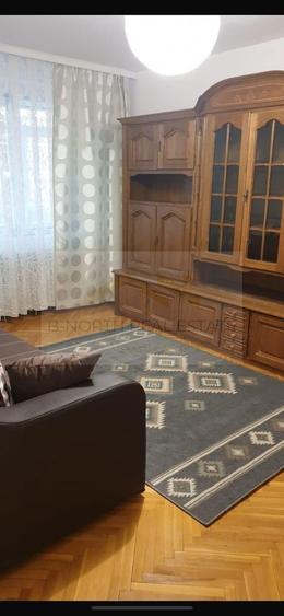 Apartament cu 3 camere decomandat, mobilat în Tineretului