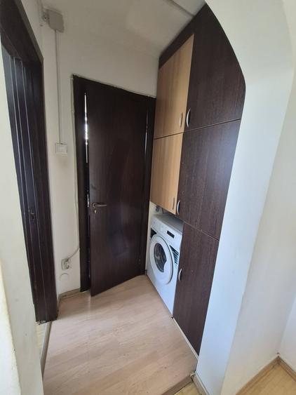 Apartament cu 2 camere semidecomandat în P-ța Reșița